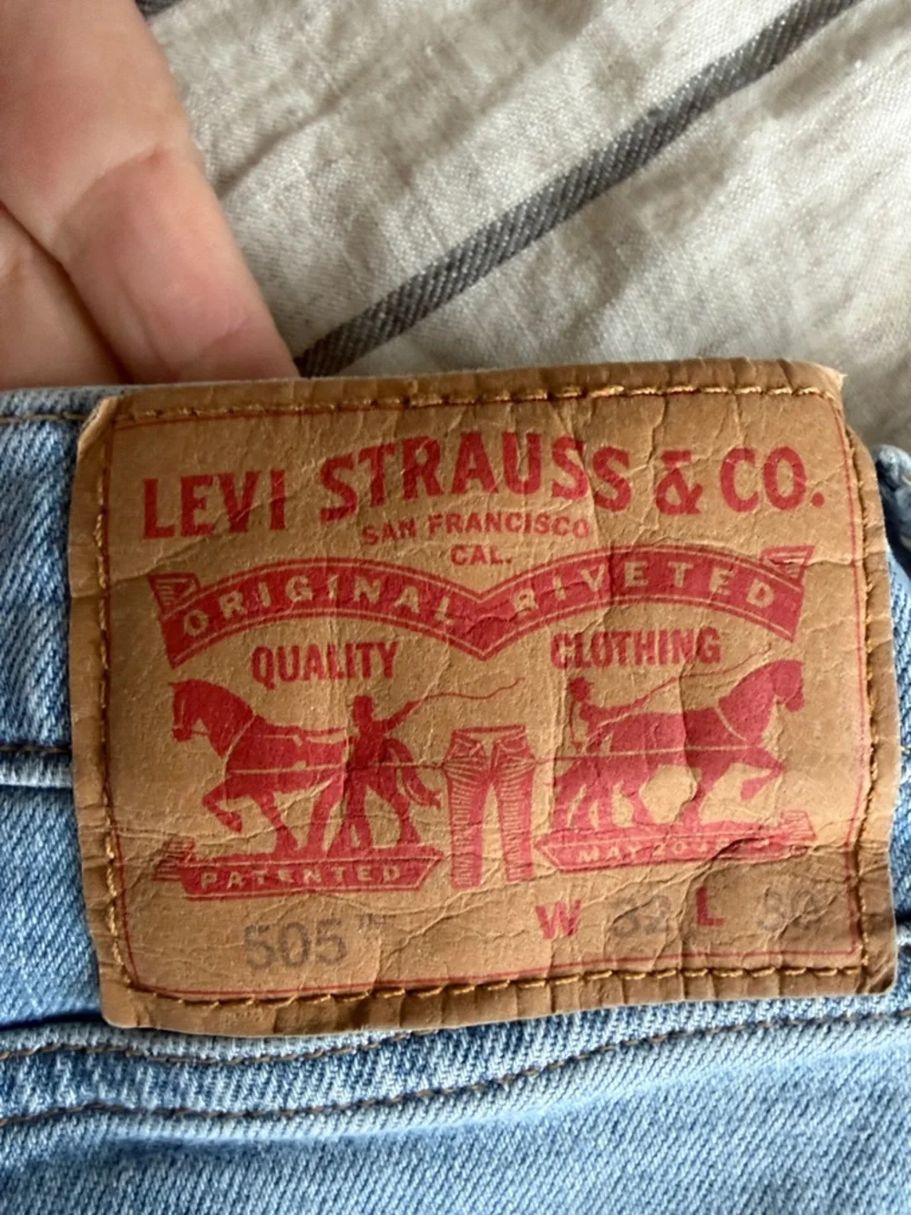 Levi's 505 light wash jeans 32 x 30